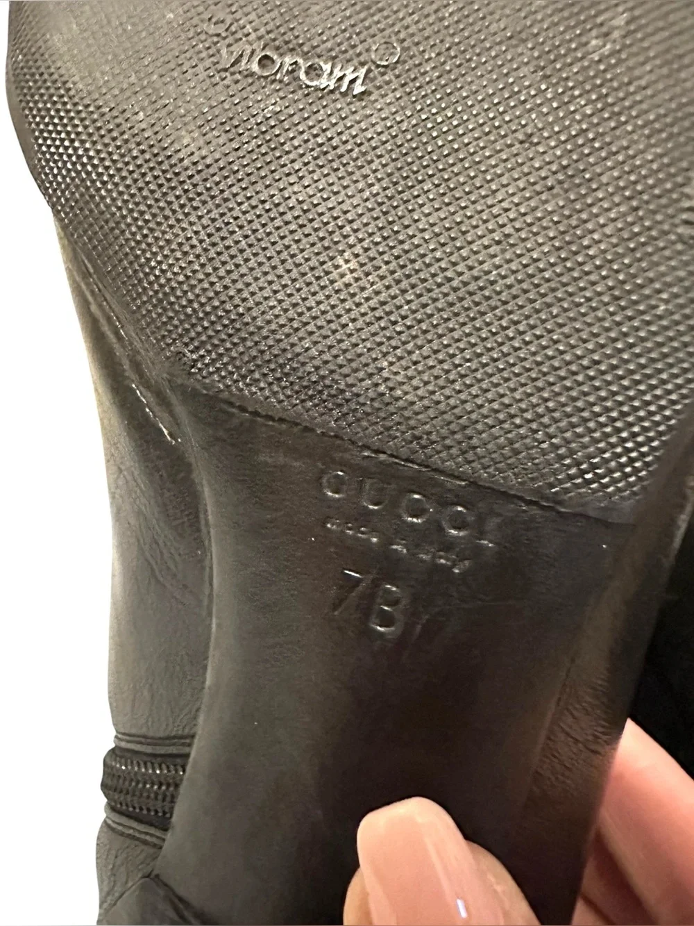 GUCCI TOM FORD FW 2003 Runway Black Leather Studded Kitten Heel OTK Boot Vintage